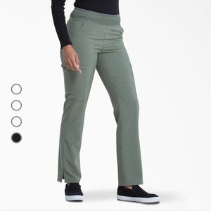 NWOT Dickies Women's EDS Essentials Tapered Leg Cargo Scrub Pants, Olive Green